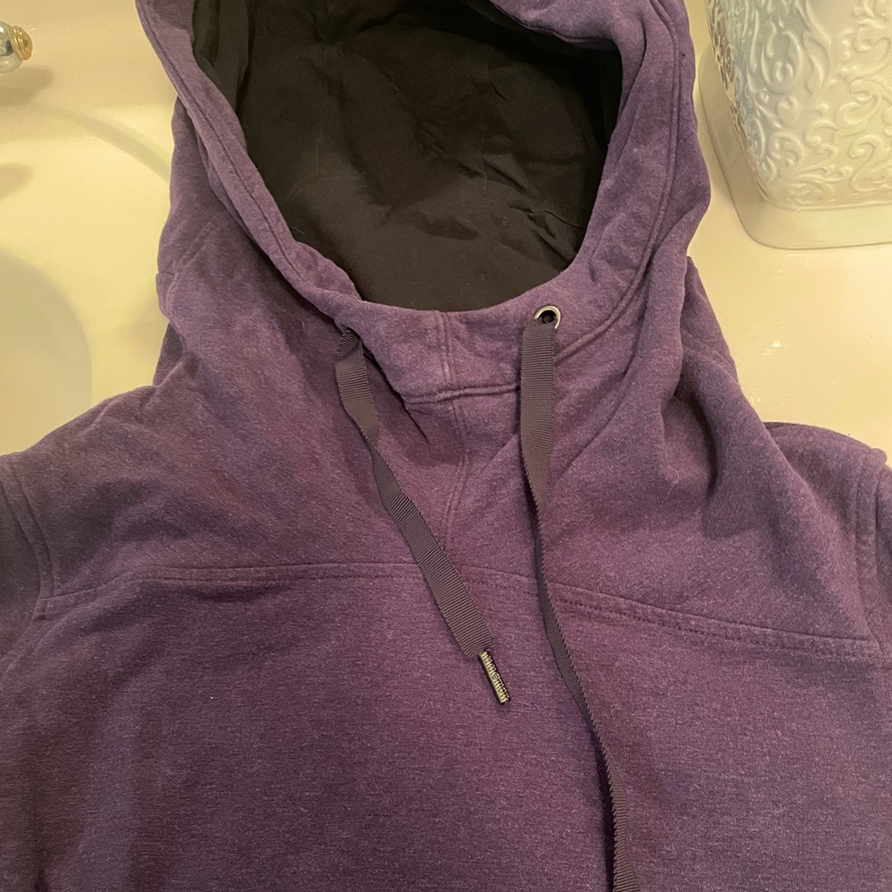 Lululemon light weight hoodie size 4 sweatshirt